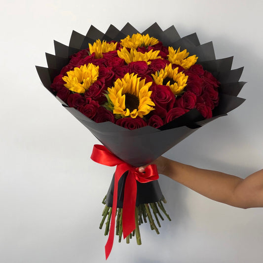 Sun-kissed Rosaline Bouquet